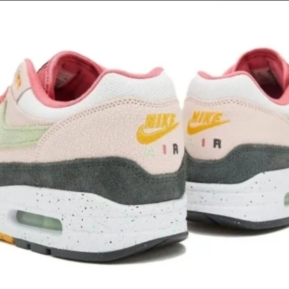 Nike Air Max 1 'Easter' Sneakers - Picture 4 of 11